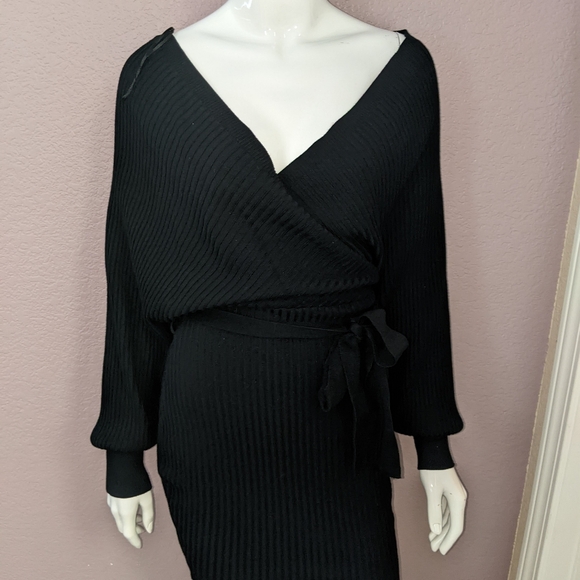 Elegant Black Wrap Knit Dress - Picture 3 of 3